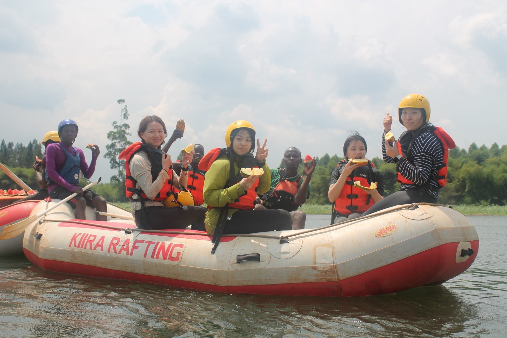 Kiira Rafting guides and paddlers on the White Nile