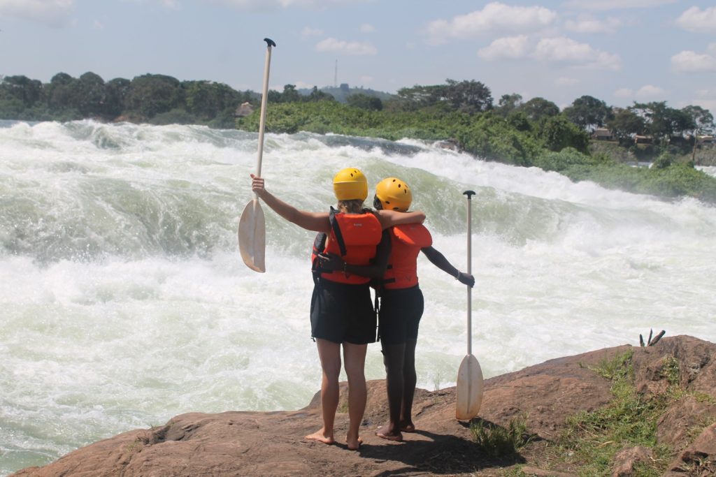 Waterfalls, islands and jungle – scenery while rafting the Nile